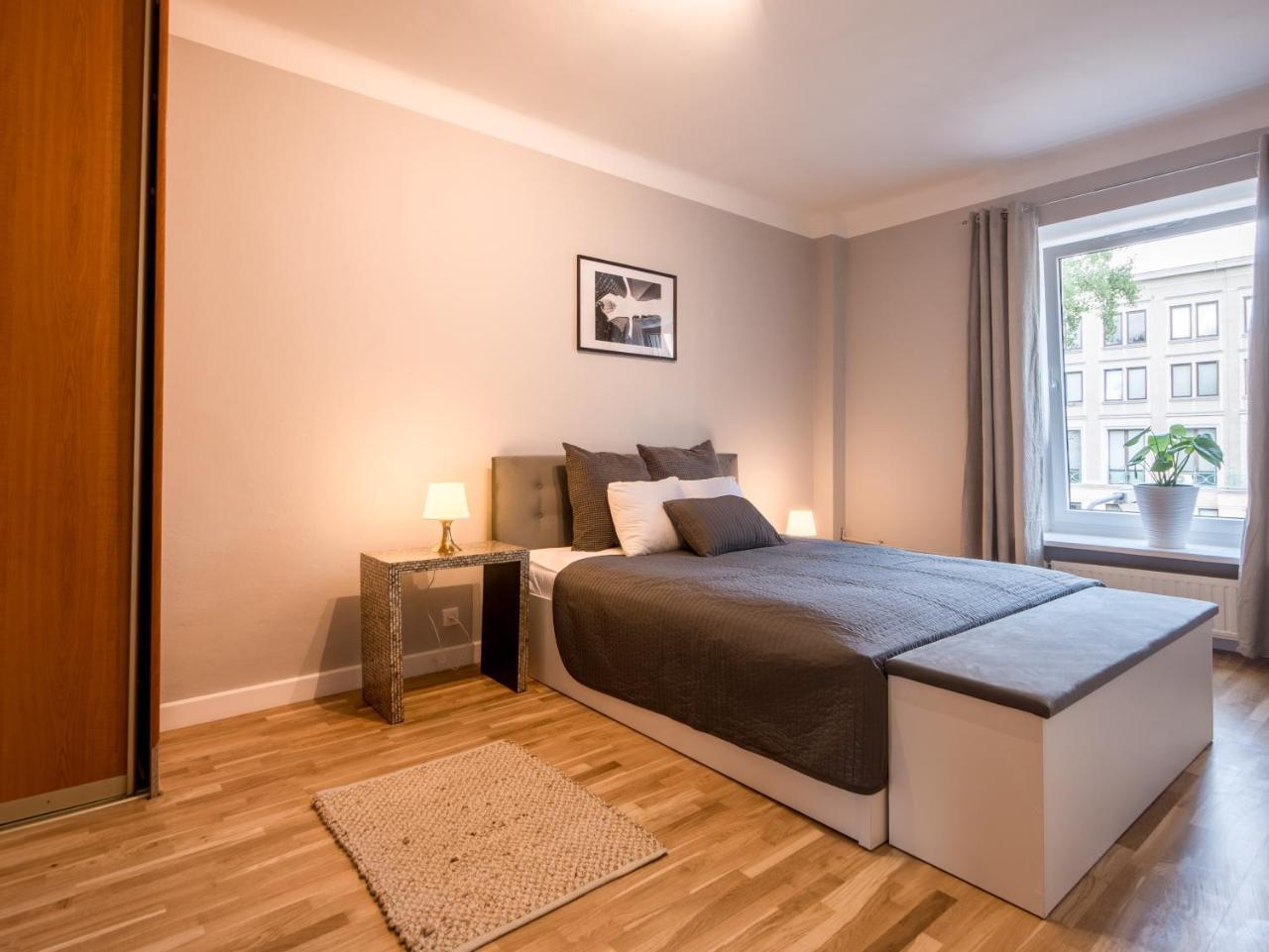 White Residence 4Rooms - City Center Varsó Kültér fotó