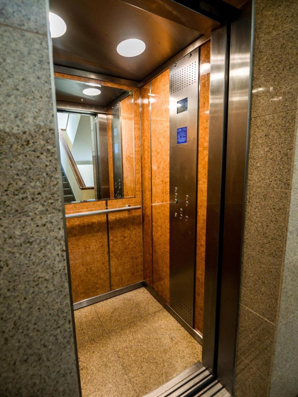White Residence 4Rooms - City Center Varsó Kültér fotó