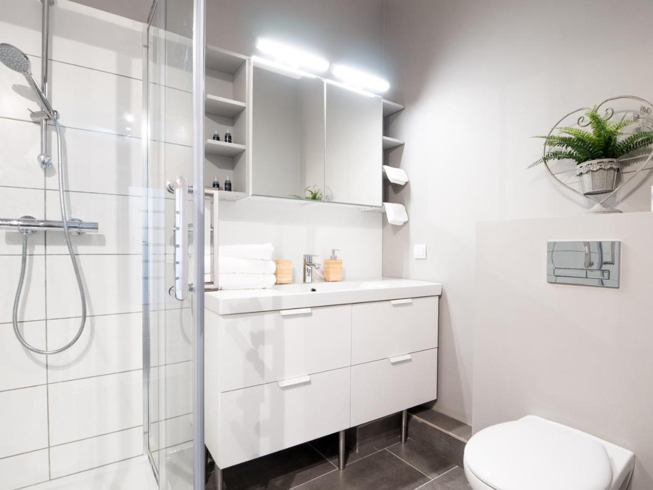 White Residence 4Rooms - City Center Varsó Kültér fotó