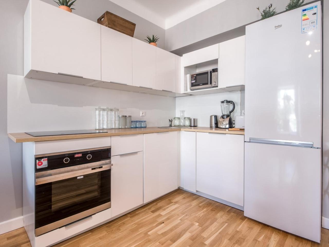 White Residence 4Rooms - City Center Varsó Kültér fotó